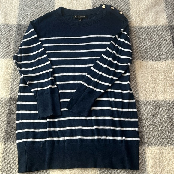 Banana Republic Crewneck Sweater - Picture 1 of 3